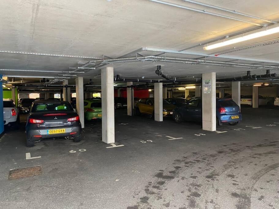 Unrivalled Location - Five Star - Worcester Apartment Exterior photo