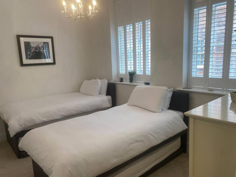 Unrivalled Location - Five Star - Worcester Apartment Exterior photo