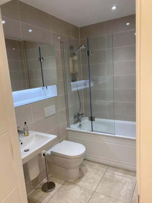 Unrivalled Location - Five Star - Worcester Apartment Exterior photo