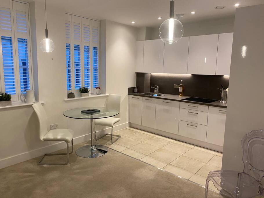 Unrivalled Location - Five Star - Worcester Apartment Exterior photo