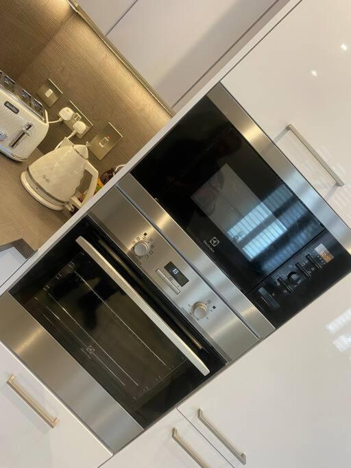 Unrivalled Location - Five Star - Worcester Apartment Exterior photo