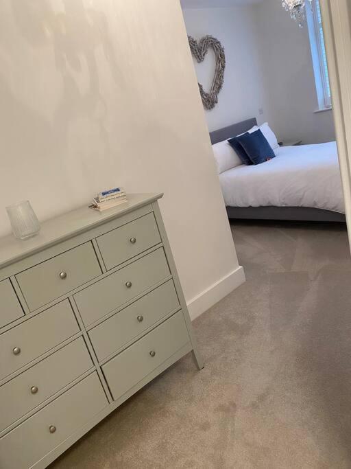 Unrivalled Location - Five Star - Worcester Apartment Exterior photo