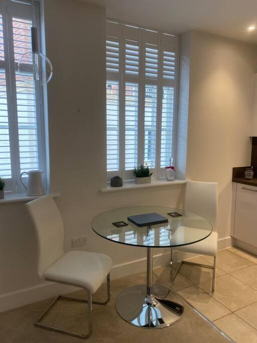 Unrivalled Location - Five Star - Worcester Apartment Exterior photo