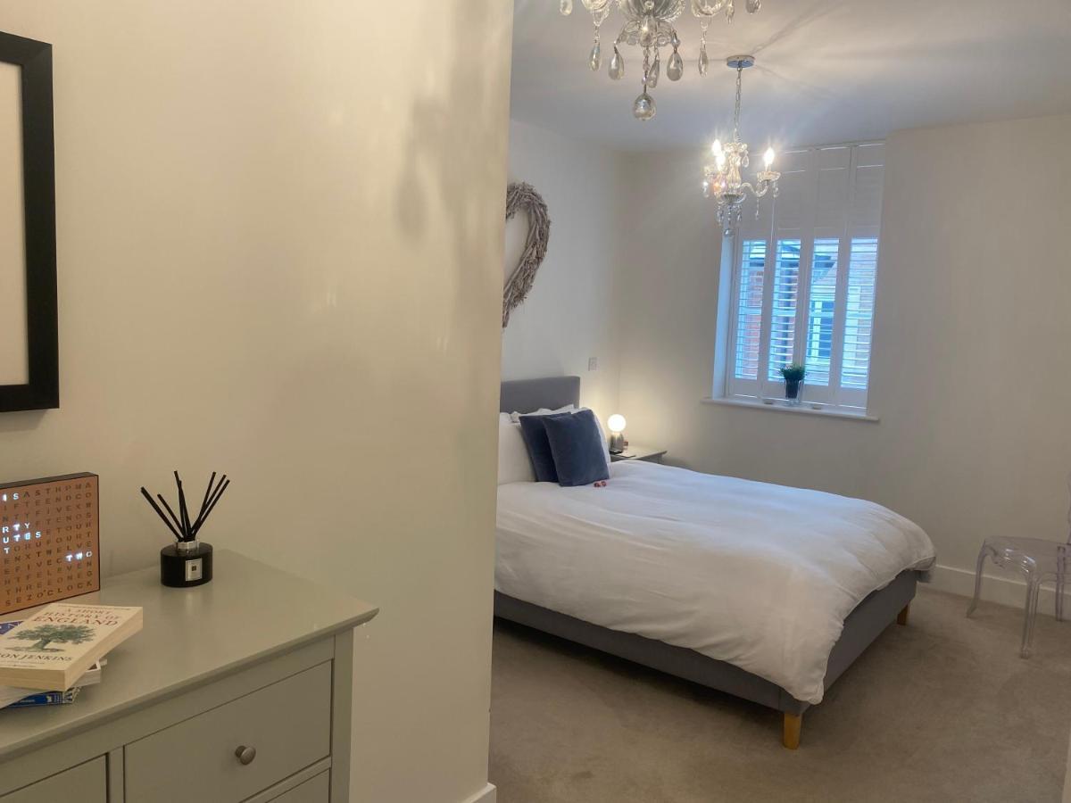 Unrivalled Location - Five Star - Worcester Apartment Exterior photo